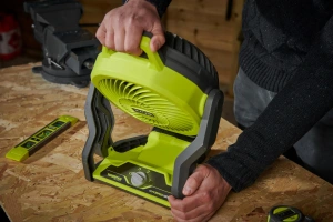 Аккумуляторный настольный вентилятор RYOBI RF18-0