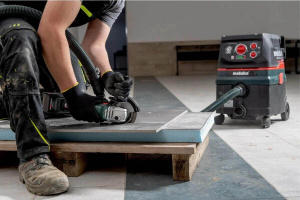 Аккумуляторная угловая шлифмашина Metabo W 18 L 9-125 Quick 602249650 с аккумулятором 5.2 Ah и ЗУ
