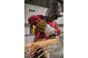 Аккумуляторная угловая шлифмашина DeWALT DCG405NT, без АКБ и ЗУ