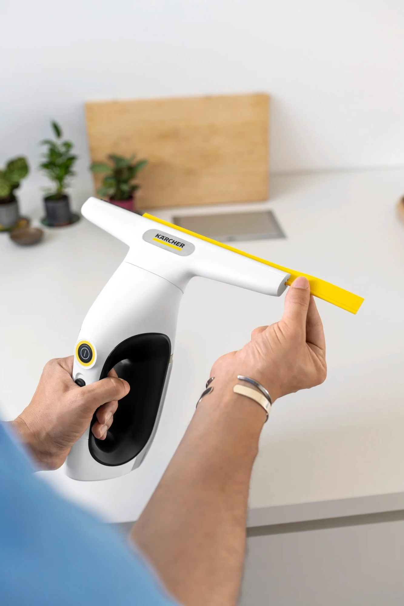 Стеклоочиститель Karcher WV 2 Universal Multi 1.633-677.0