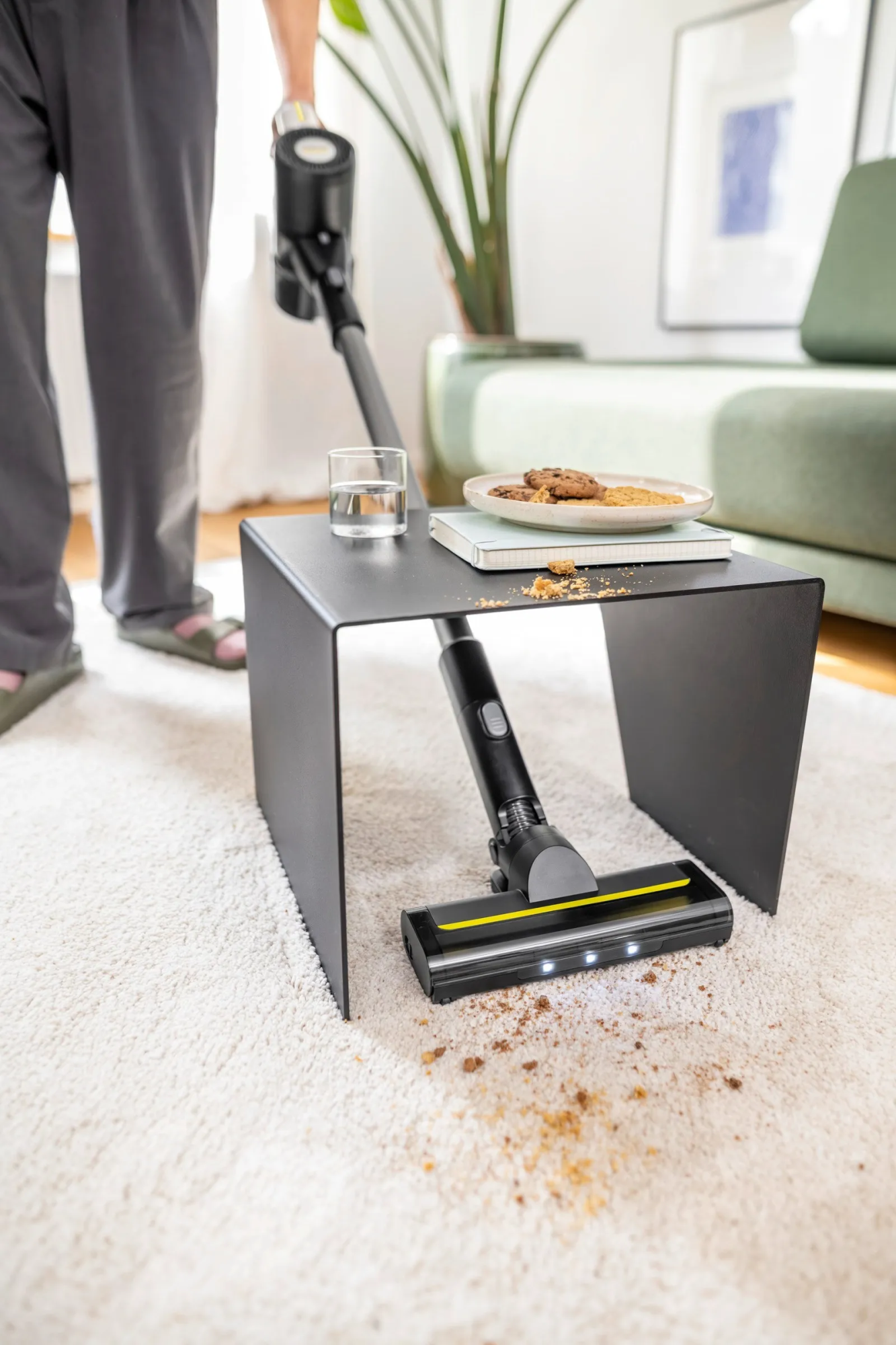 Вертикальный беспроводной пылесос Karcher VCS 3 Nano Hygiene 1.198-933.0