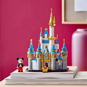 Конструктор LEGO Disney Сувенирный Замок Disney в миниатюре 40478