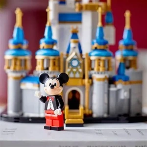 Конструктор LEGO Disney Сувенирный Замок Disney в миниатюре 40478