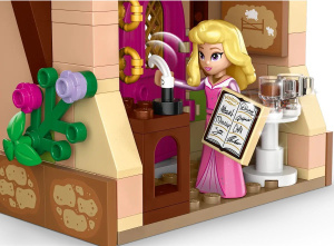 Конструктор LEGO Disney Princess 43246 Приключения на рынке