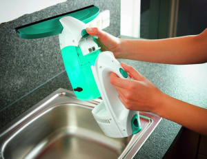 Электрическая щетка для мытья окон LEIFHEIT Dry&Clean 51001