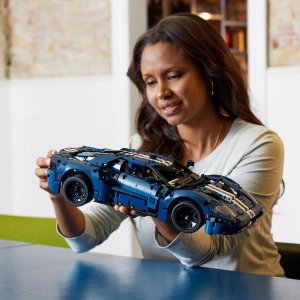 Конструктор LEGO Technic 42154 Ford GT версия 2022 года