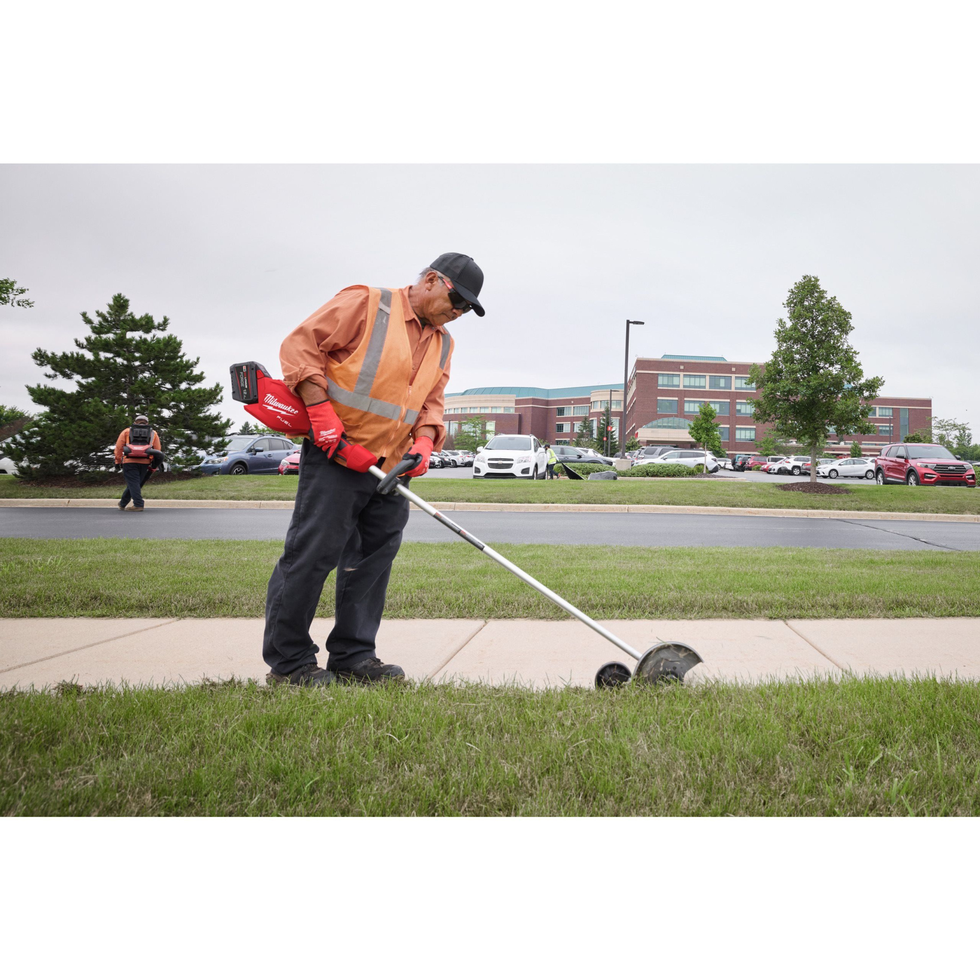 Аккумуляторный триммер Milwaukee M18 FEDG-0 4933493556