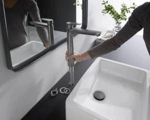 Смеситель Hansgrohe Talis E 71717340, шлифованный черный хром