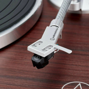 Виниловый проигрыватель Audio-Technica AT-LPW50BT