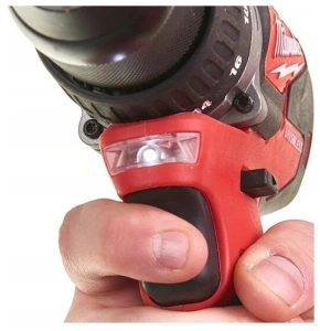 Аккумуляторная ударная дрель-шуруповёрт Milwaukee M18 CBLPD-502C 18 В, 2×5,0 А·ч АКБ, ЗУ, кейс