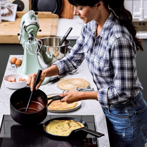 Классическая кованая алюминиевая кастрюля Kitchenaid объемом 1,5 л (Cc005683001), 16 см, можно использовать в духовке и посудомоечной машине, черный