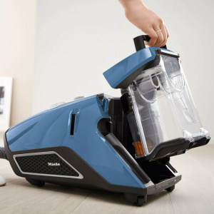 Пылесос MIELE Blizzard CX1 Parquet PowerLine SKCF5