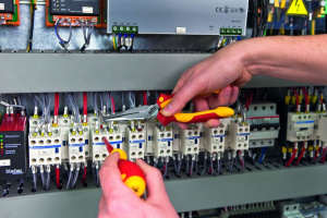 Набор инструментов Wiha Professional electric 26852 VDE пассатижи, плоскокруглогубцы, бокорезы, 3 предм. (Z99000106)