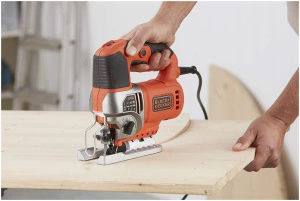 Лобзик Black+Decker BES610K-QS