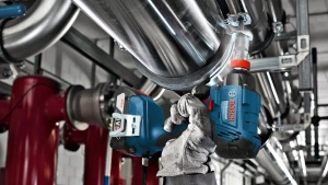 Аккумуляторный ударный гайковерт-винтоверт Bosch GDX 180-LI 06019G5226