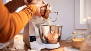 Кухонный комбайн Bosch MUM5XW40