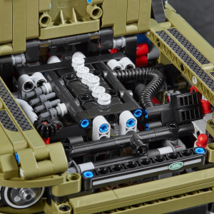 Конструктор LEGO Technic 42110 Land Rover Defender