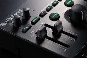 Вокальный процессор Roland VT-4