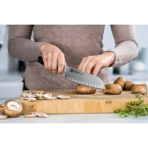 Нож с канавками 18 см Zwilling Santoku All Star 33788-184-0