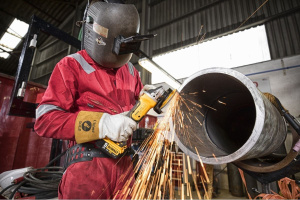 Аккумуляторная угловая шлифмашина DeWALT DCG405NT, без АКБ и ЗУ