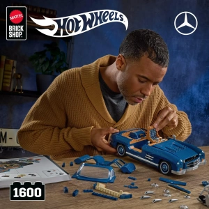 Hot Wheels Premium Series Mercedes-Benz 300 SL, набор блоков Mattel Brick Shop (HWW25)