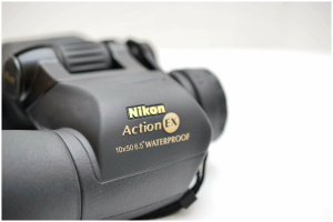 Бинокль Nikon Action EX 10x50 CF черный