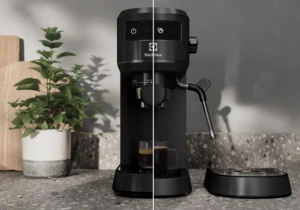 Рожковая кофеварка Electrolux Explore 6 E6EC1-6BST