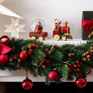 Снежный шар Villeroy & Boch Christmas Toys Санта на паровозе 14-8322-9088