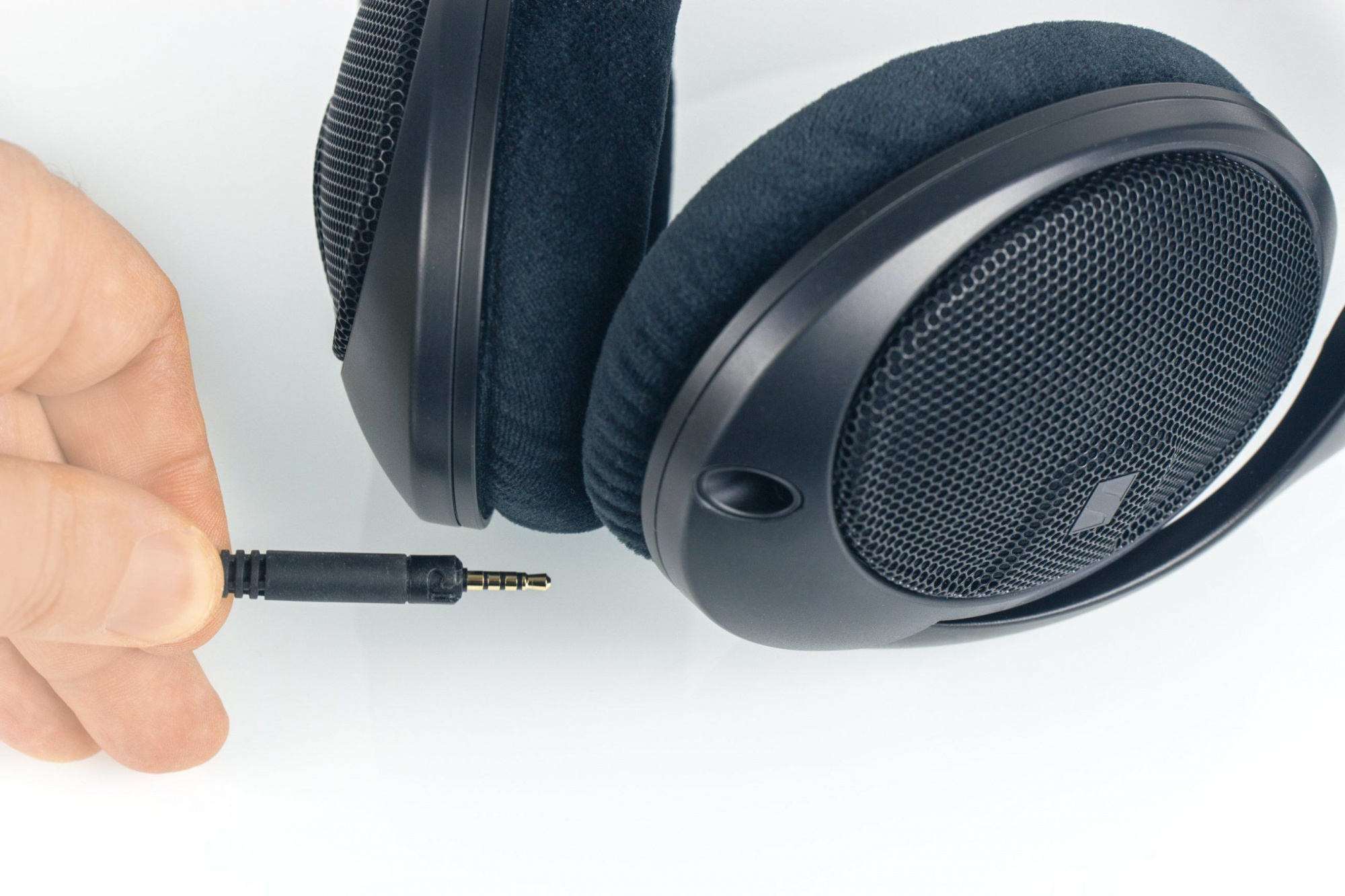 Наушники Sennheiser HD 400 Pro, черный