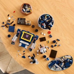 Конструктор LEGO Icons 10358 Трансформеры: Саундвейв