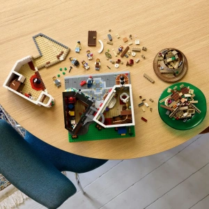 Конструктор LEGO Icons 11371 Торговая улица