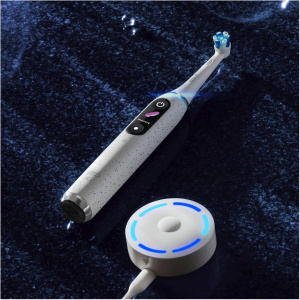 Электрическая зубная щетка Oral-B iO 10 White Spreckels