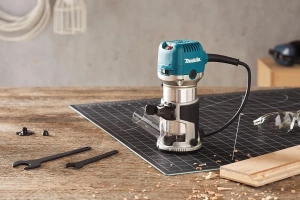 Кромочный фрезер Makita RT0702C 710 Вт