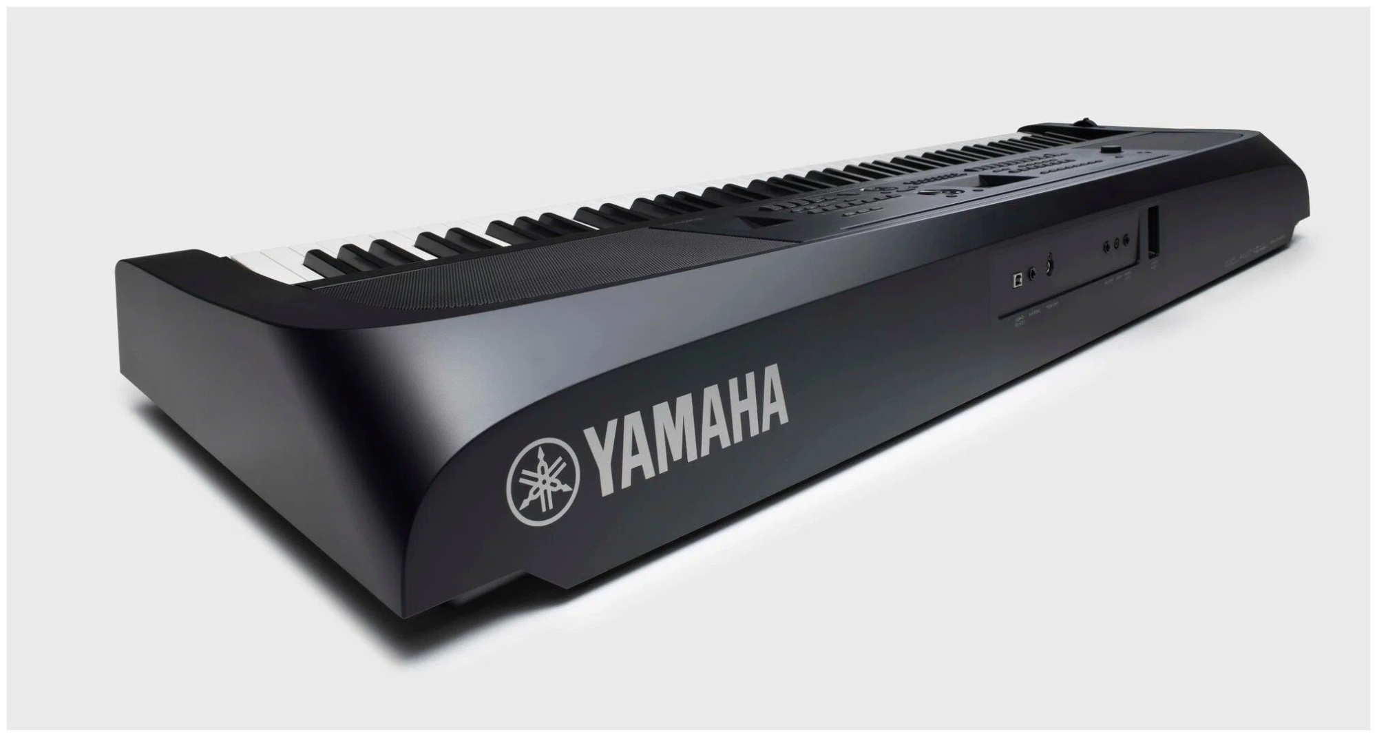 Цифровое пианино YAMAHA DGX-670B E