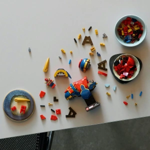 Конструктор LEGO Marvel 76326 Бюст Железного паука