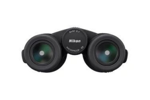 Бинокль Nikon Monarch M7 8x42