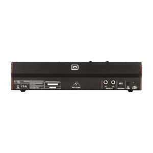 Синтезатор BEHRINGER MODEL D