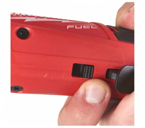 Аккумуляторная трещотка Milwaukee M12 FIR38LR-0 4933471500 (без АКБ)
