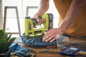 Аккумуляторный степлер RYOBI R18ST50-0 без АКБ и ЗУ