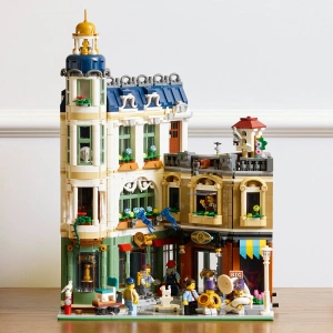 Конструктор LEGO Icons 11371 Торговая улица