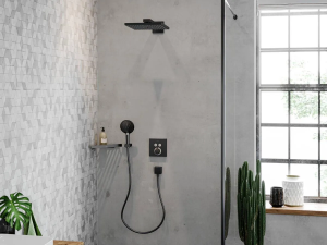 Душевой кронштейн Hansgrohe Vernis Shape 240, черный матовый 26405670