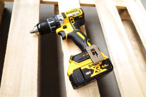 Набор аккумуляторного электроинструмента DeWALT DCK2020P2T