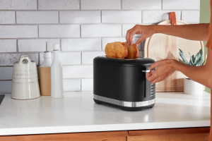 Тостер KitchenAid 5KMT2109EBK, 2 ломтика, чугунный