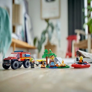 Конструктор LEGO City Вездеход пожарной службы со спасательной лодкой 60412
