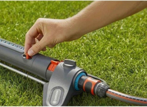 Дождеватель GARDENA AquaZoom M 18712-20 черный