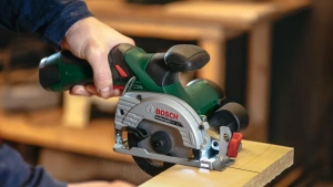 Дисковая пила Bosch UniversalCirc 12 06033C7003