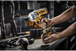 Аккумуляторный ударный гайковерт DeWALT DCF961N-XJ, без АКБ и ЗУ