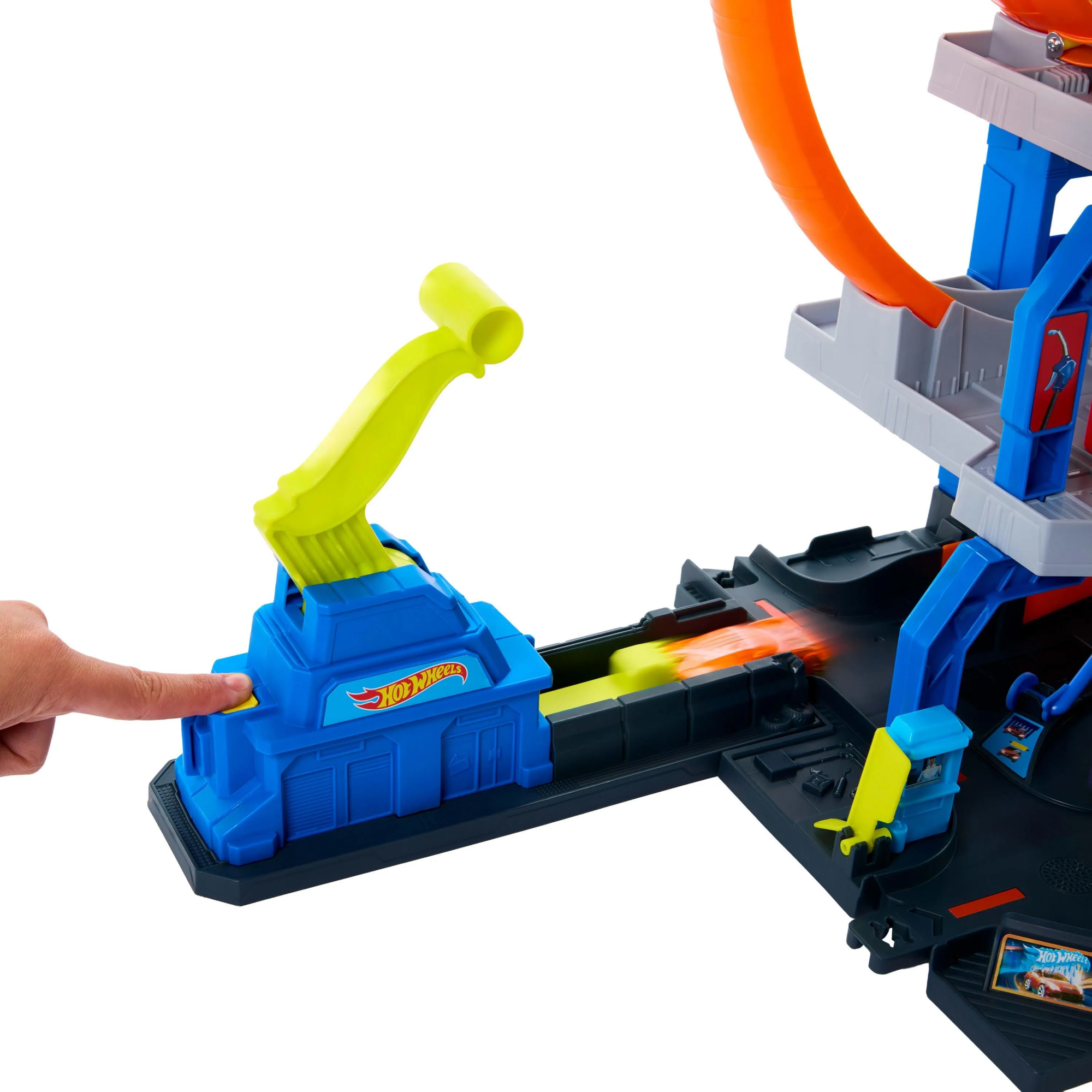 Игрушечный трек Hot Wheels City Mega Garage Gigaloop JBM74 с автомойкой и вертолетом