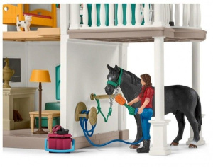 Большой конный двор с жилым домом и конюшней Schleich 42416
