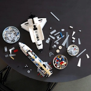 Конструктор LEGO Icons 10360 Шаттл на орбитальном носителе